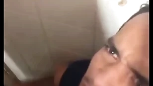 Saindo para o trabalho passei do no banheiro da estação da luz em são paulo e fodi com nove machos - full peppery