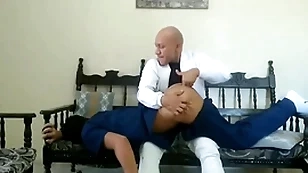 Médico dotado meteu gostoso no enfermeiro
