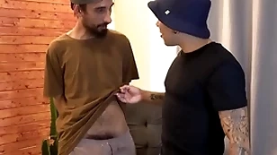 Meu amigo pentelhudo me fodendo gostoso