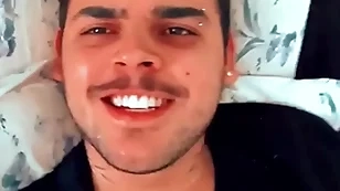 Novinho batendo ate gozar
