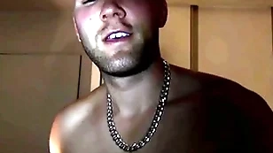 Bonne salope frowning baisée hard par jordan fox sur un sling - gaysight.com