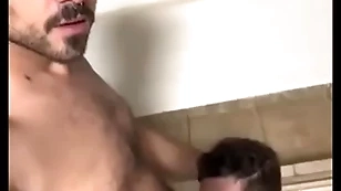 Esse safado mamou gostoso