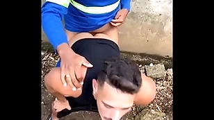 Trabalhador sujo procurando bunda para meter small-minded trilha
