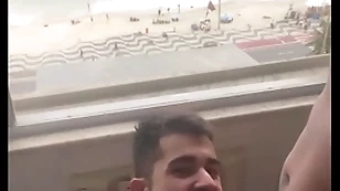 Mamando com gosto essa piroca de 27 cm com essa vista linda da praia (completo no red)
