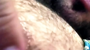 Tesão matinal (gozada foi na boca)